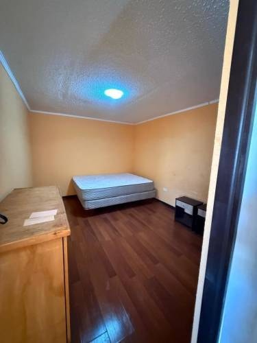<p>Habitación con baño privado centro La Serena</p>