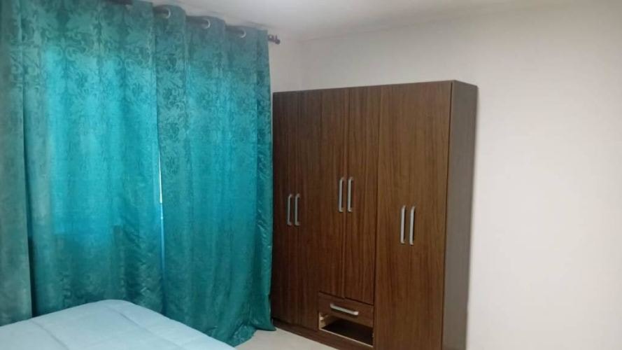 <p>Arriendo pieza con baño privado</p>