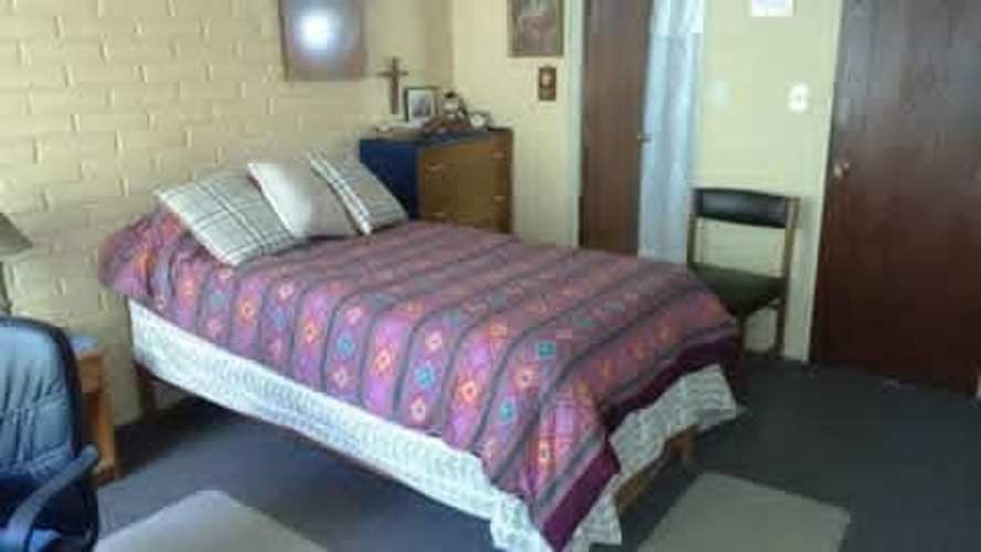 <p>Arriendo pieza con baño privado para estudiante</p>