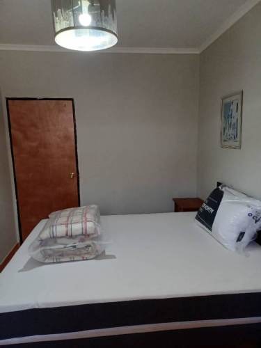 <p>Arriendo habitación</p> image