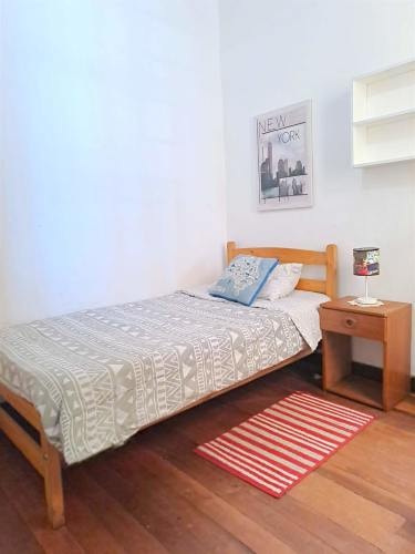 <p>Pieza amoblada (Disponible) - Vive tranquilo en el corazón de Valparaíso</p> image