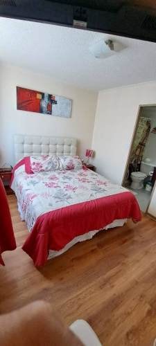 <p>Habitación con baño privado mujer estudiante,frente a INACAP</p>