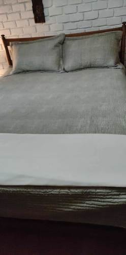 <p>arriendo pieza sector las condes</p> image