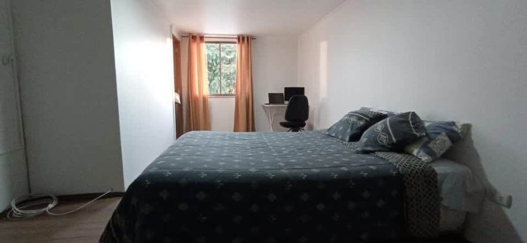 <p>Arriendo pieza Lo Barnechea</p>