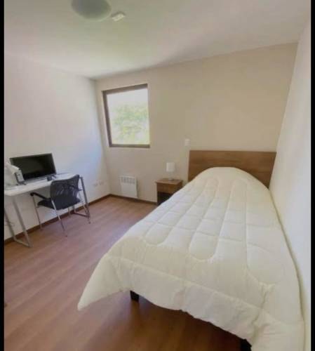 <p>Arriendo Habitación en Lo Barnechea en Residencia Universitaria</p> image