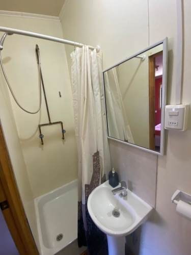 <p>Pieza pequeña tipo loft</p> image