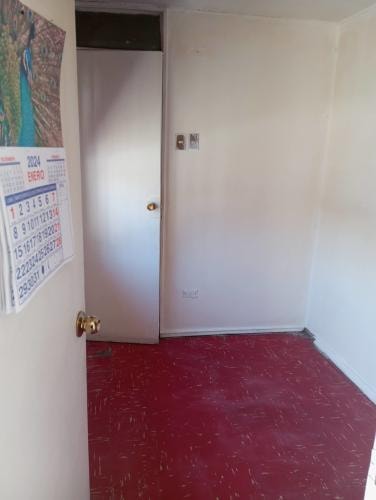 <p>PIEZA CON BAÑO PRIVADO</p>